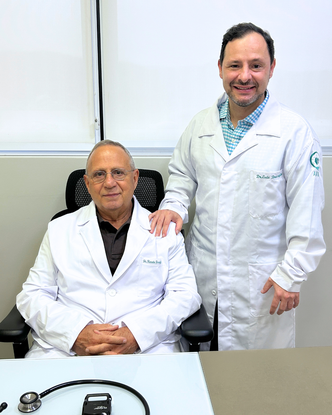 Os dois pneumologistas da Anima Pneumologia, representando duas gerações de cuidado familiar